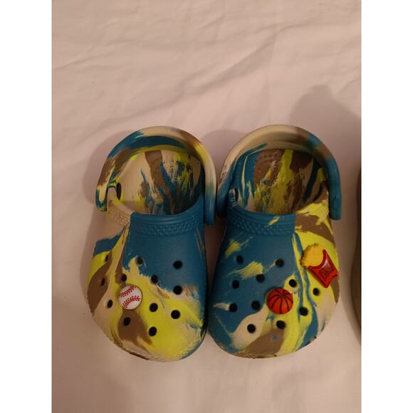 Toddler Boys Shoe Lot Size 4 Crocs Clogs & Carter’s Brown Boots Pre-Owned - Picture 4 of 4